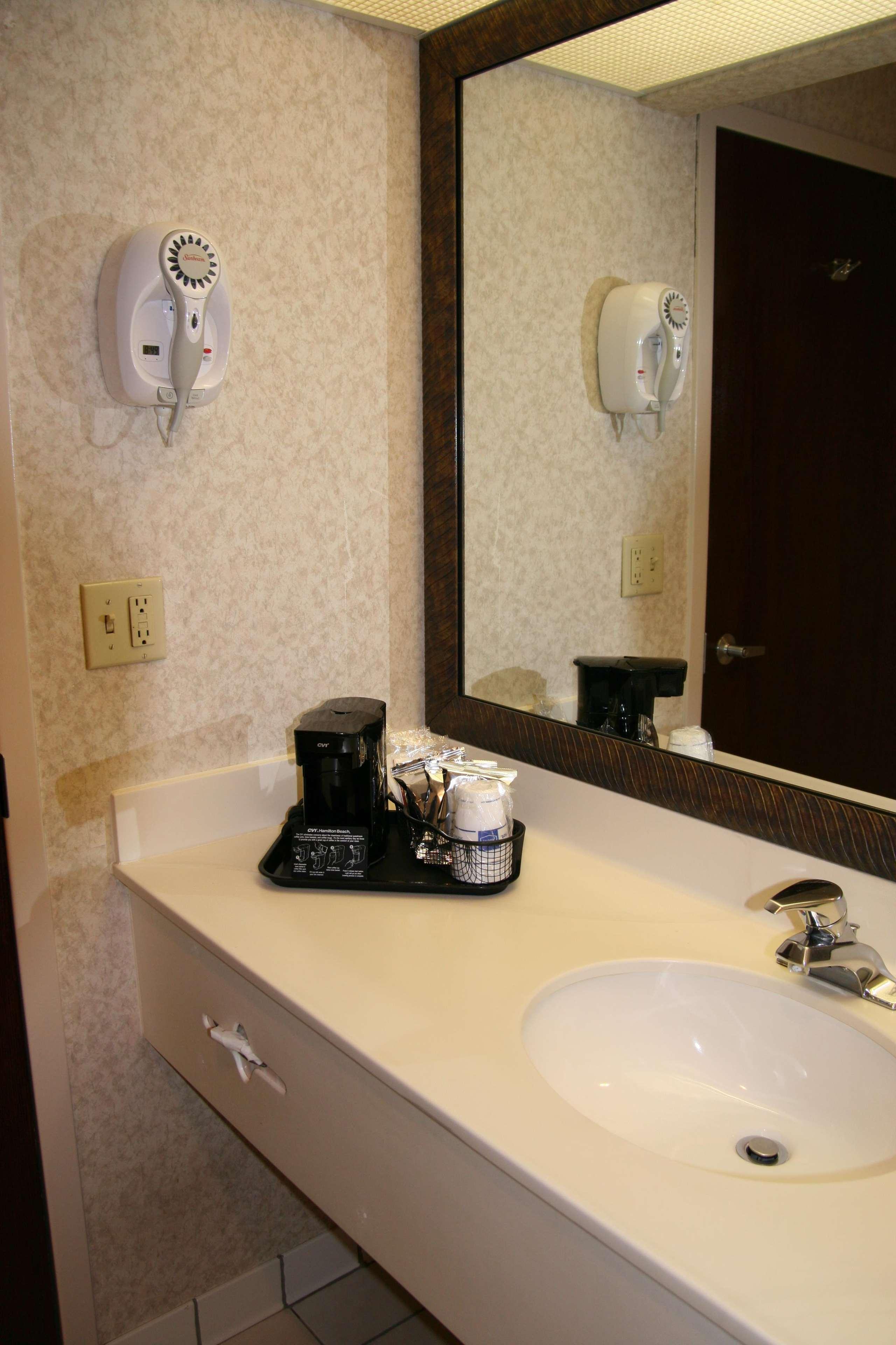 Hampton Inn Greensboro Airport Habitación foto
