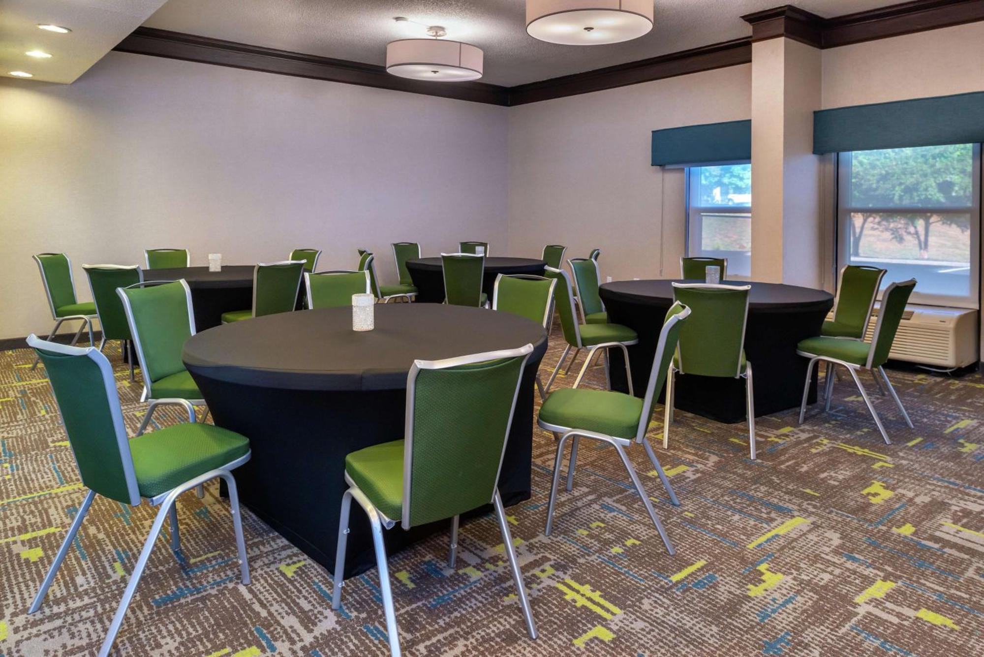 Hampton Inn Greensboro Airport Exterior foto