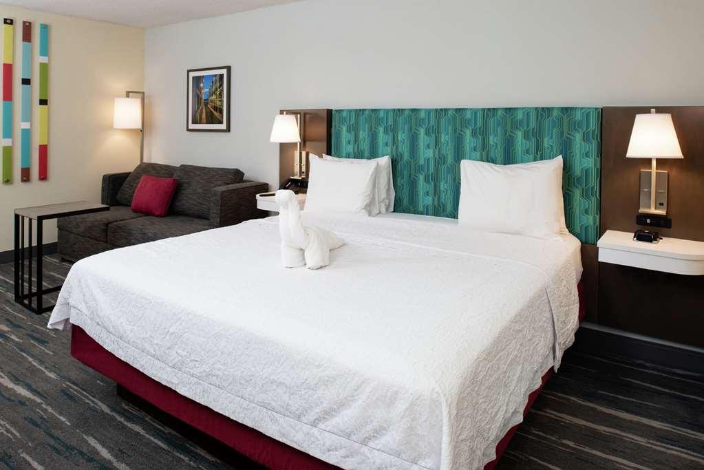 Hampton Inn Greensboro Airport Habitación foto